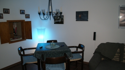 Der Essbereich Der Tisch kann ausgeklappt werden.