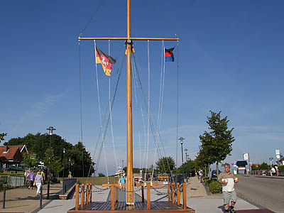 In der Dorfmitte von Westeraccumersiel Diese Dorfmitte ist rund 50 Meter vom Deich-Ferien-Haus entfernt